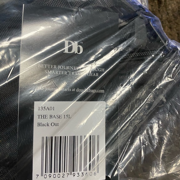NWT The base 15L douchebag - Picture 5 of 5